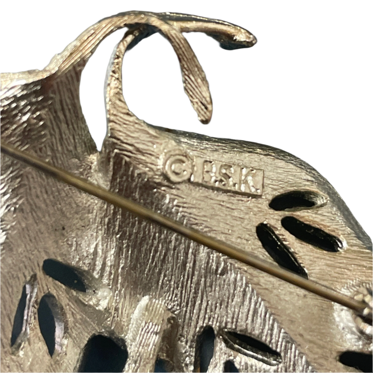 Vintage Silver tone Textured Maple Leaf Brooch