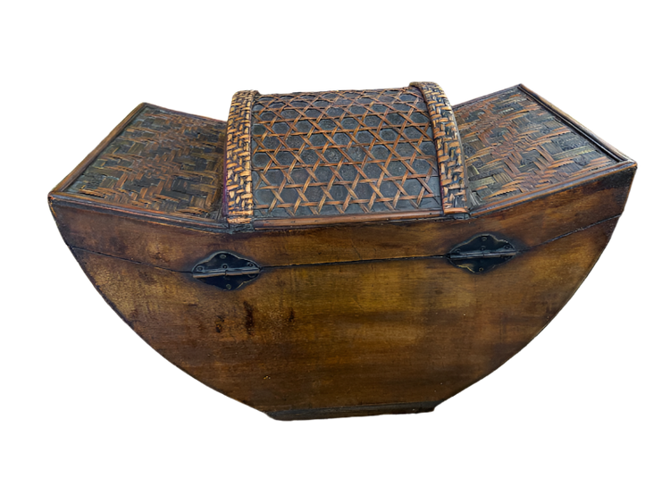 Vintage Chinoiserie Rattan Lidded Basket – Woven Storage Chest with Handles