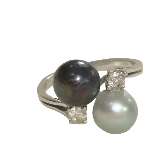 Antique 14k White Gold Ring with Freshwater Pearls and Diamond Accents