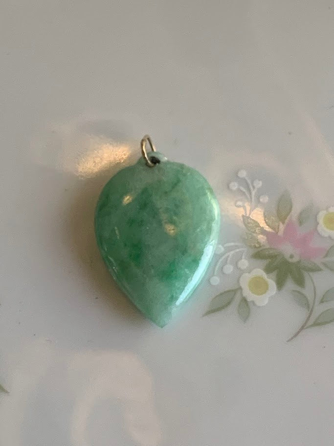 Vintage 14k Gold & Natural Grade a Green Jadeite "Longevity Peach" Heart Pendant