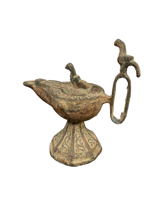 Bronze oil lamp with decorative design 