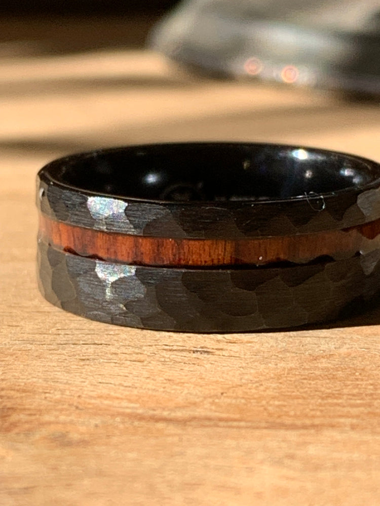 Aloha Tungsten Black Hammered Ring with Hawaiian Koa Wood Inlay – Size 9