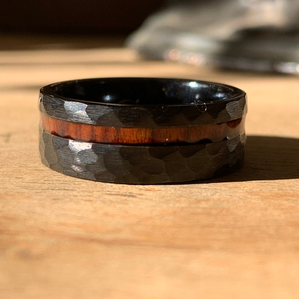 Aloha Tungsten Black Hammered Ring with Hawaiian Koa Wood Inlay – Size 9